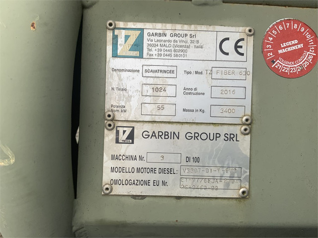 51335985-8.jpg