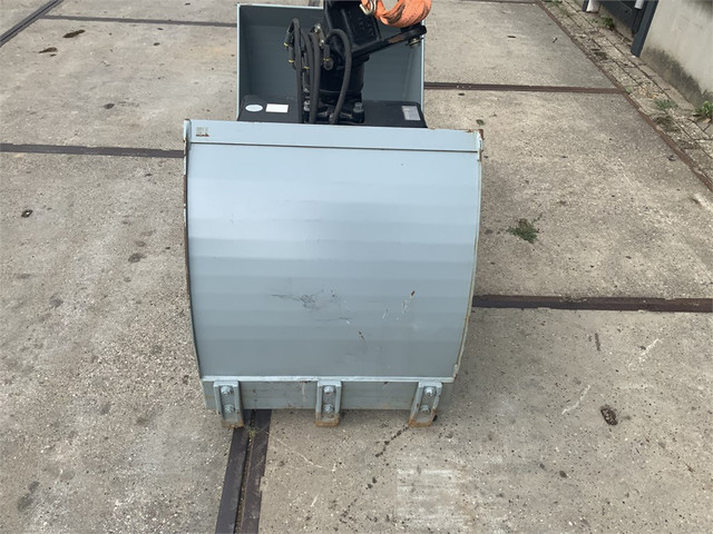 55994526-5.jpg