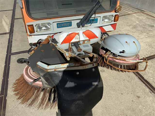 56946777-7.jpg