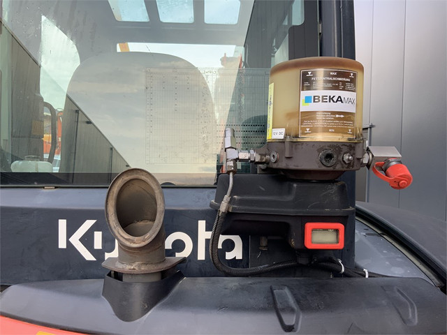 57007505-7.jpg