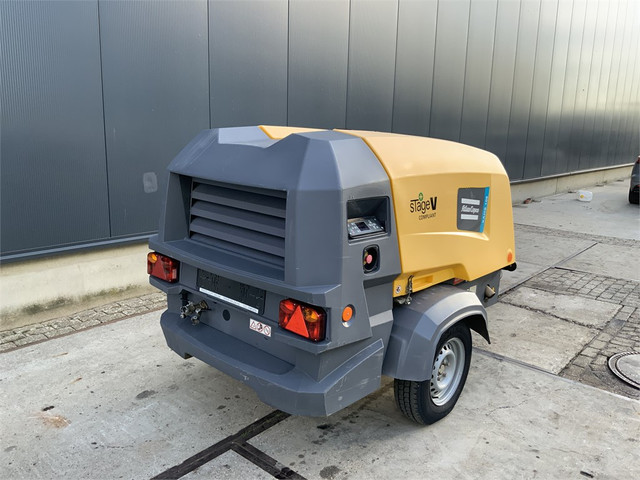57442267-6.jpg