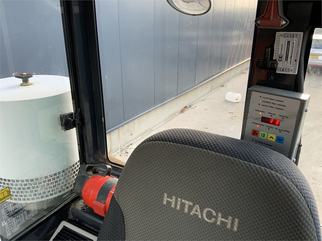 57515537-8.jpg