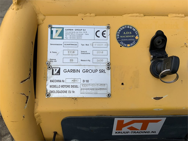 57757118-7.jpg